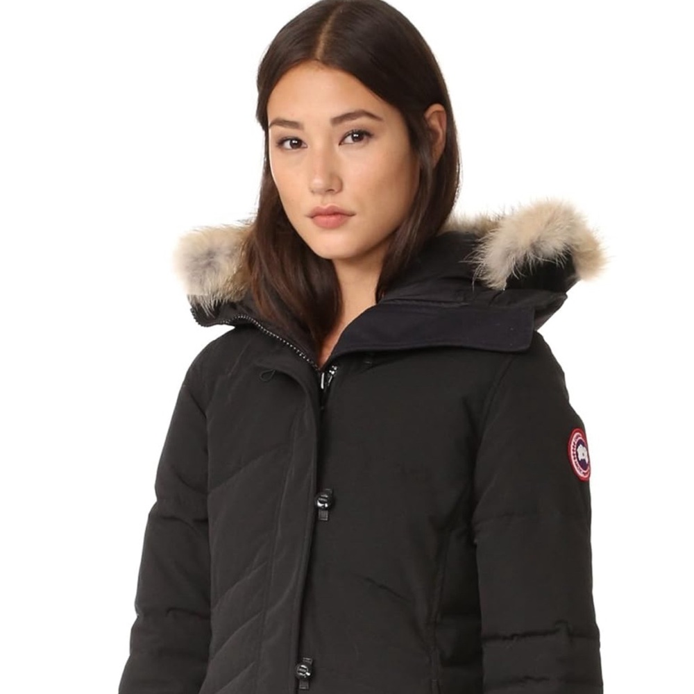 Canada goose lorette jacket with real fur hood